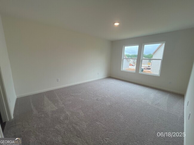 Building Photo - 105 Douglas Fir Dr