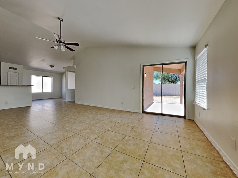 Building Photo - 3005 N 89th Dr