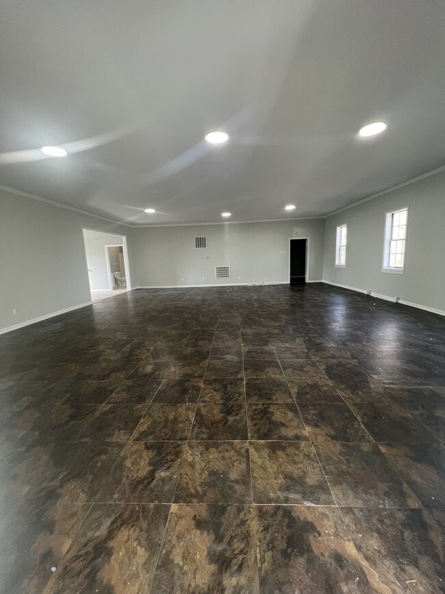 Building Photo - 932 Hatchie Ave