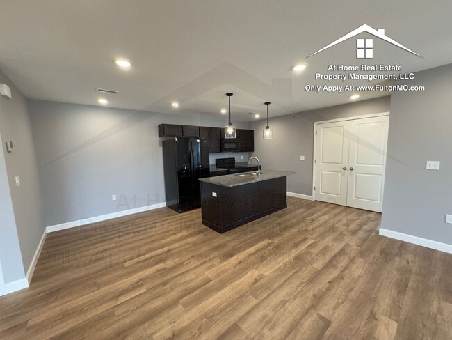 Building Photo - 2610 N Bluff St