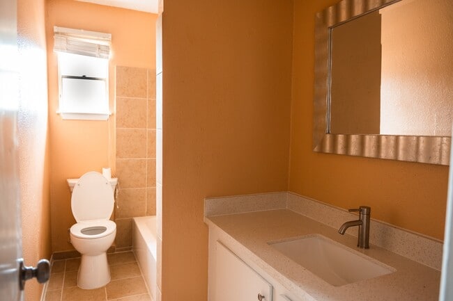 Building Photo - 1506 Eagle Lake Rd