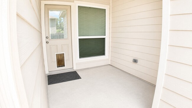 Building Photo - 124 Camelot Pl Ct