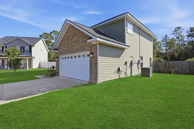 Building Photo - 4 Bedroom Griffin Park Home on Quiet Cul-de-Sac