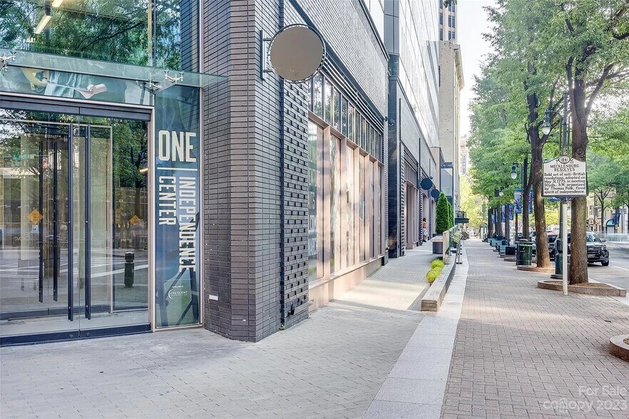 Building Photo - 127 N Tryon St