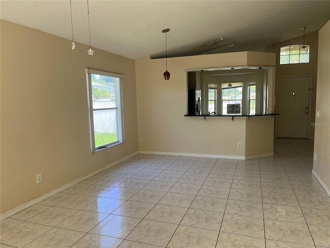 Building Photo - 2131 Rj Cir