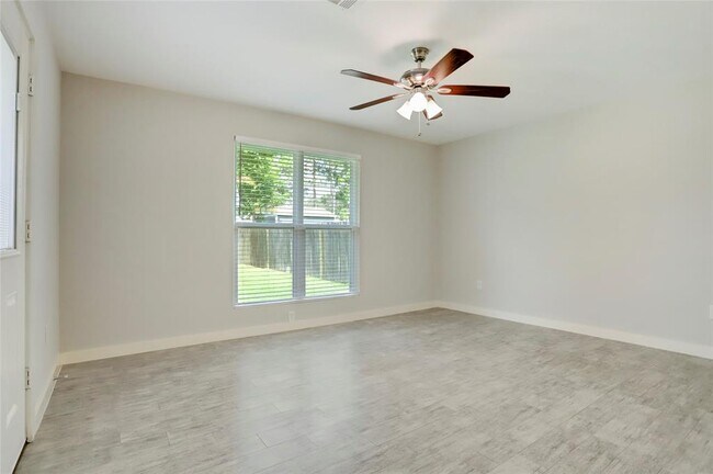 Building Photo - 1643 Crestdale Dr