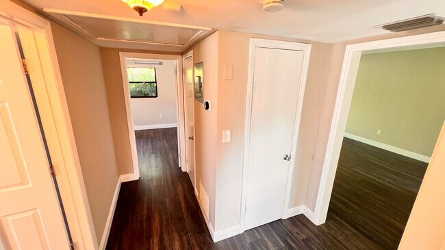 Building Photo - Timeless Charm Meets Modern Comfort in the Heart of Winter Park! WASHER & DRYER INCLUDED!