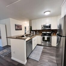 Building Photo - Charming Upgraded 1 Bed/1 Bath Condo at Mi...