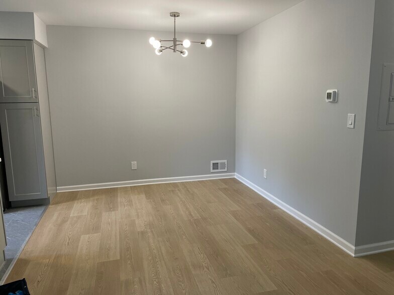 Building Photo - 26 Tory Ct