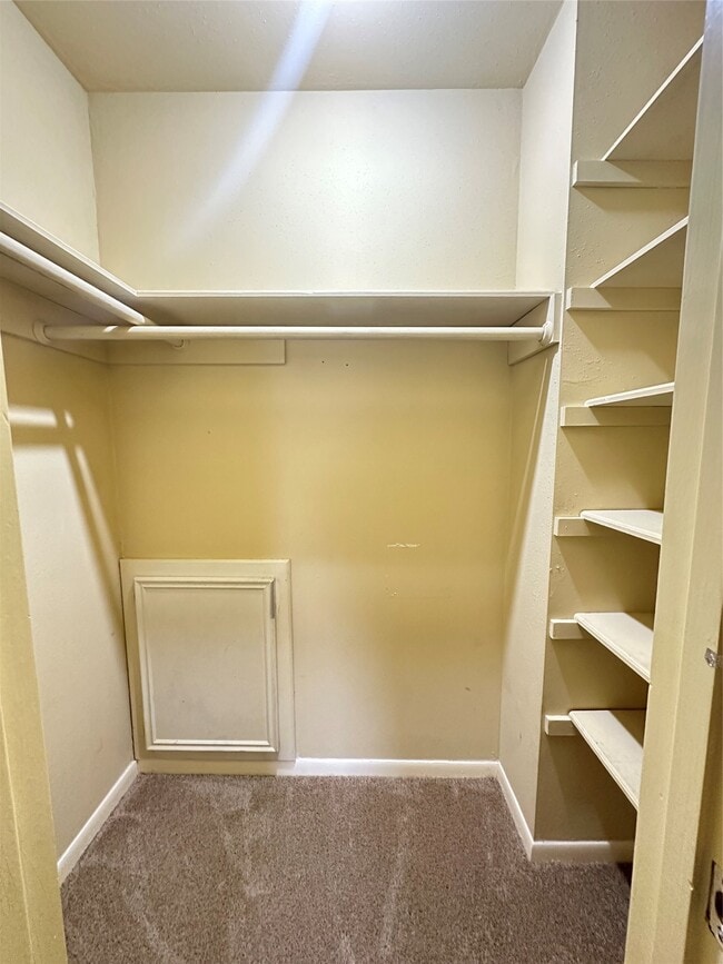 Building Photo - 1937 Arcadia Dr