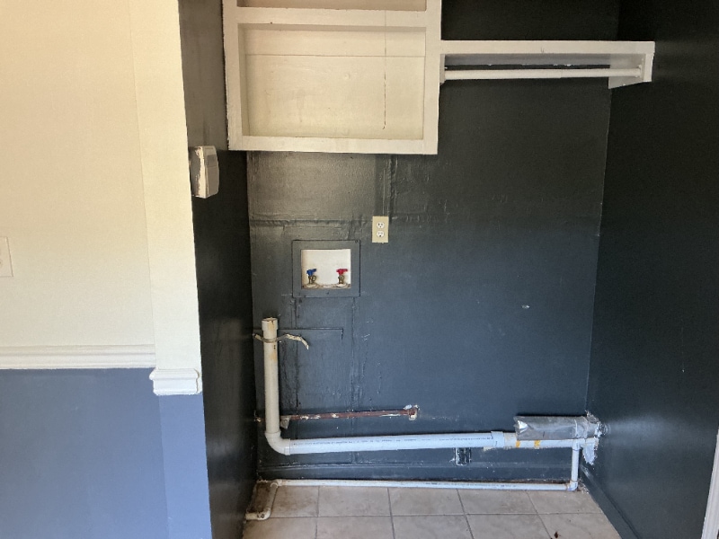 Building Photo - 3656 Surrey Ln