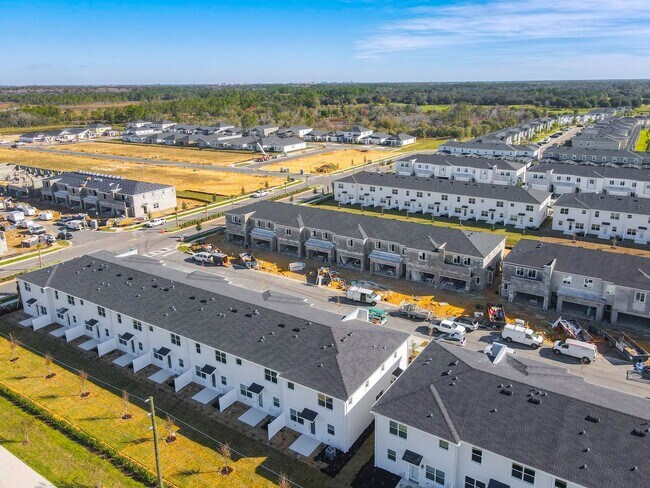 Building Photo - 409 Bogey Dr