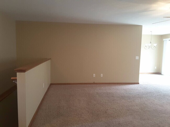 Building Photo - Beautiful 3 Bedroom 2 Bath Home in Elkhart!