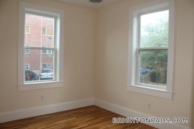 Building Photo - 6 Larose Pl