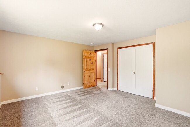 Building Photo - 11830 N Bedivere Dr