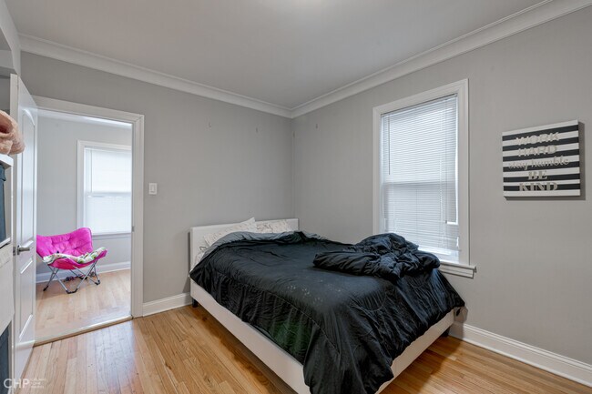 Building Photo - 2822 N Nordica Ave