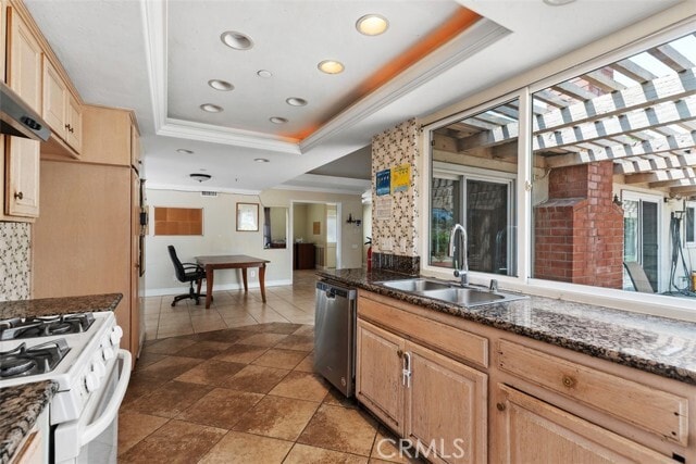Building Photo - 24522 Quintana Dr