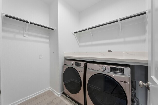 Building Photo - 308 N Spotted Fern Dr