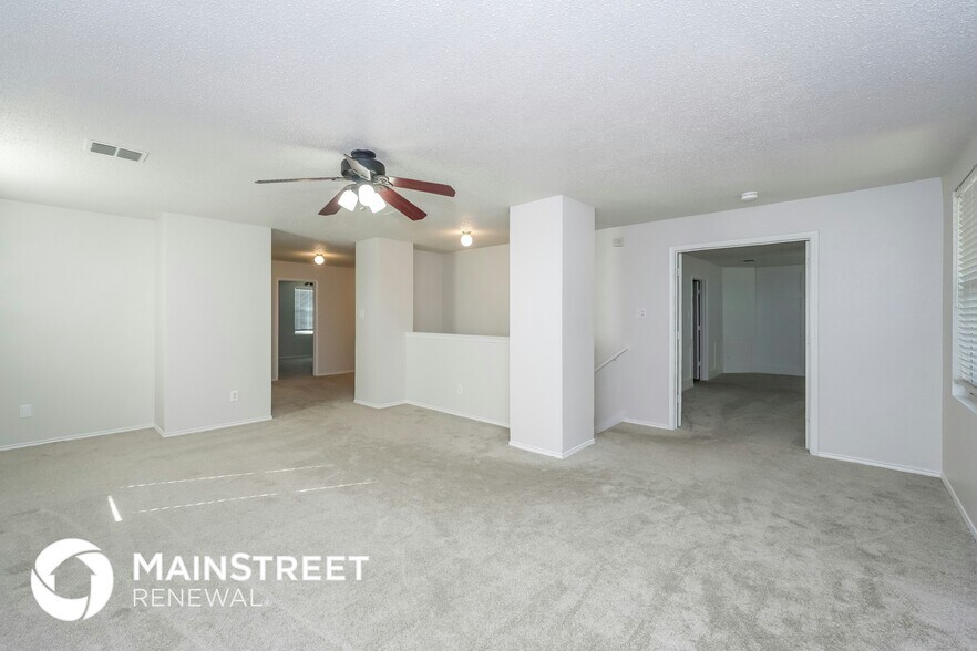 Building Photo - 1916 Lariat Dr