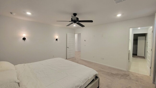 Building Photo - 7152 W Vineridge Dr