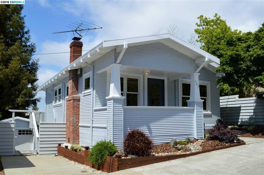 Building Photo - 663 Fairmount Ave