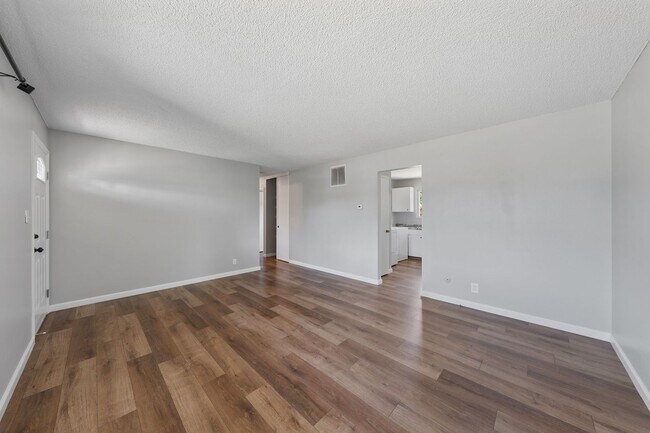 Building Photo - 2565 Pequop St