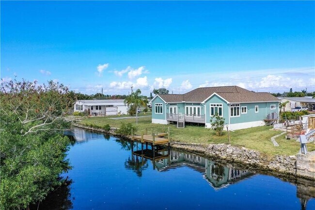 Building Photo - 631 Tahiti Ct