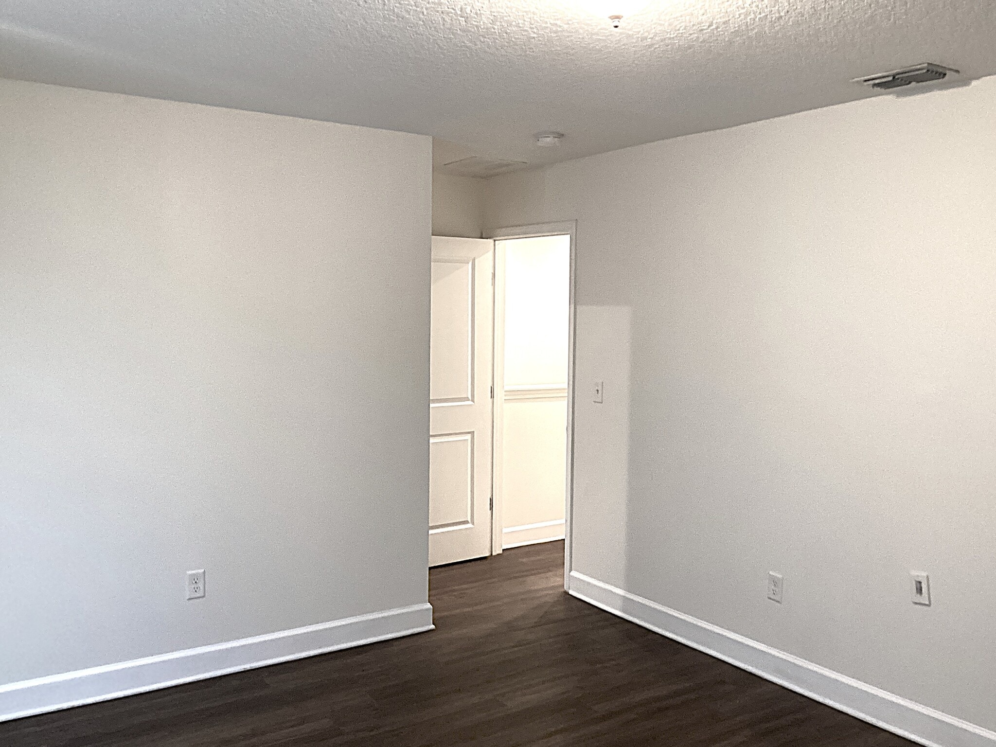 Building Photo - 1807 Silver Point