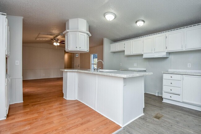 Building Photo - 12842 Roy Harris Loop