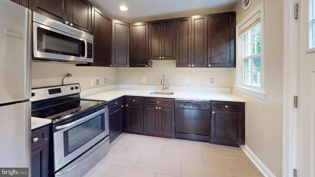 Building Photo - 3507 27th Ave