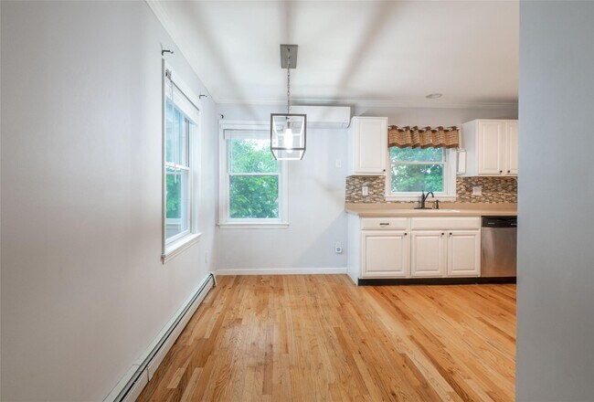 Building Photo - 60 Remington Pl