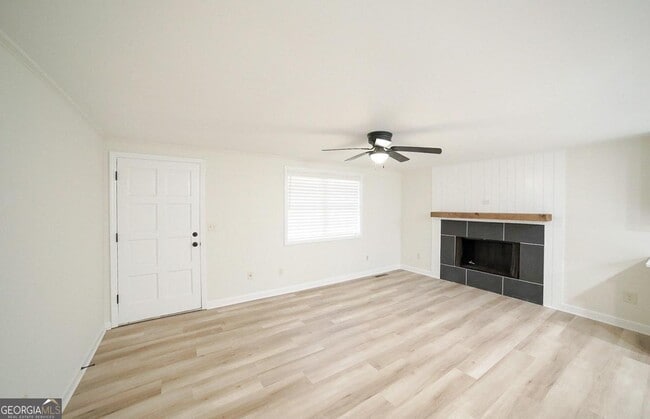 Building Photo - 130 Hight Dr