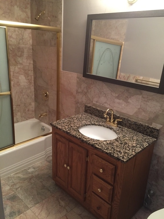 Building Photo - 5740 N Sheridan Rd