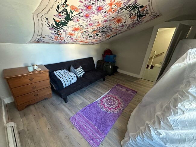 Building Photo - 26 E Oxford St