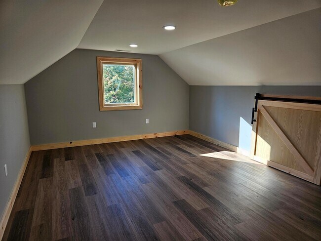 Building Photo - 22 Steele Dr