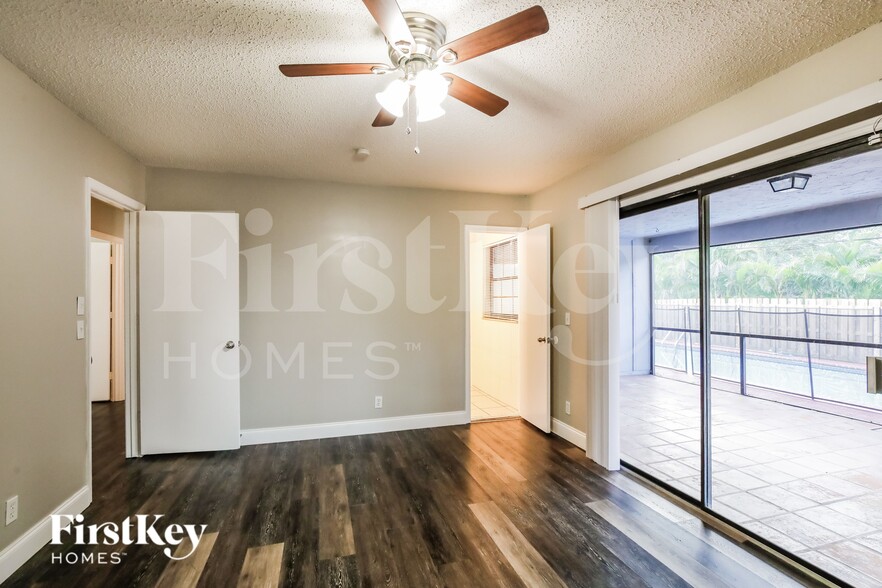 Building Photo - 4555 Palm Ridge Blvd