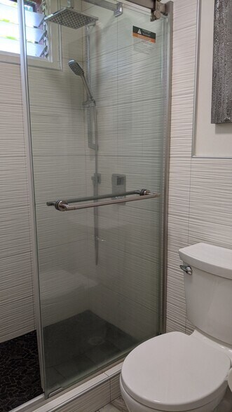 Building Photo - 2353 Dole St