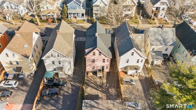 Building Photo - 66 Atwater St