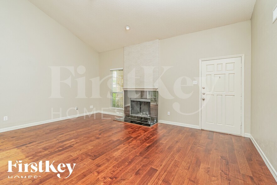 Building Photo - 2014 Greencove Dr