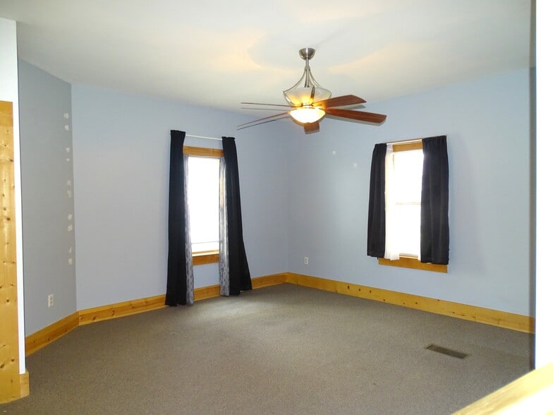 Primary Photo - 15 Atwood Ave