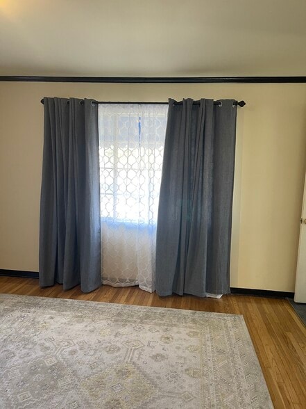 Building Photo - 1431 1/2 N Allen Ave