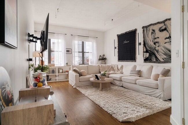 Building Photo - 188 North St