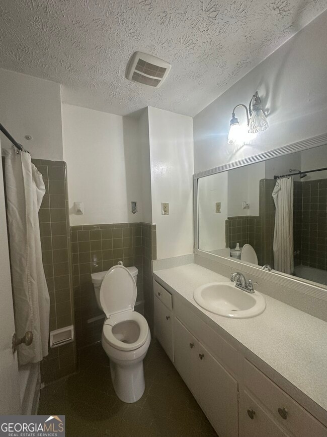 Building Photo - 3053 Menlo Park Dr