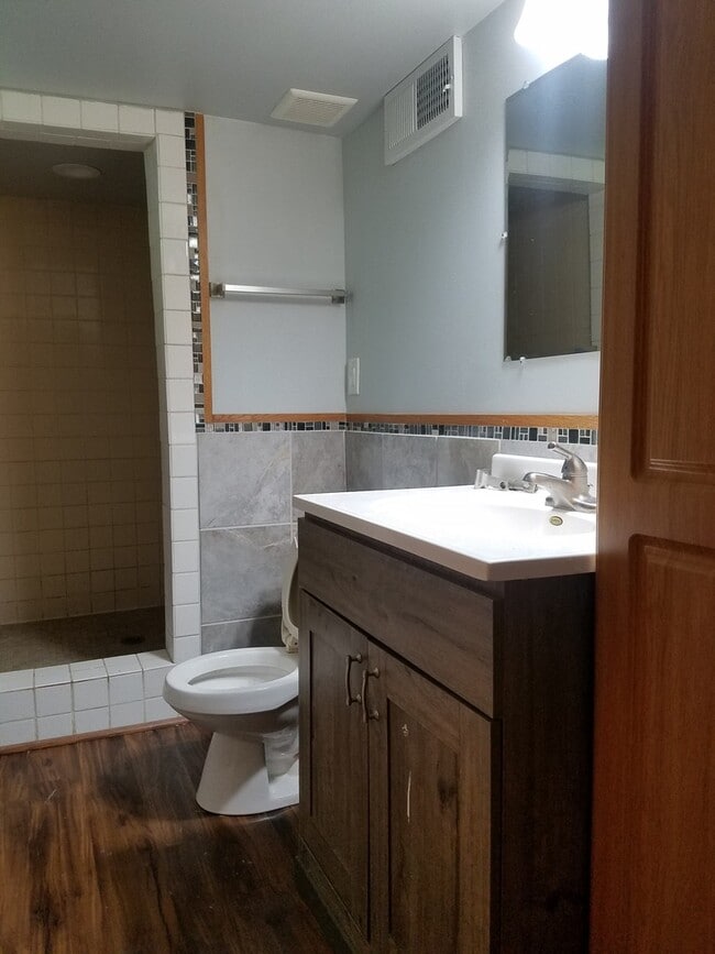 Building Photo - Three Bedroom Home in Kenowa Hills