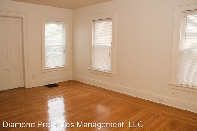 Building Photo - 4 br, 1.5 bath House - 266 Peck Street