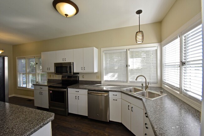 Building Photo - 688 Andover Village Plz