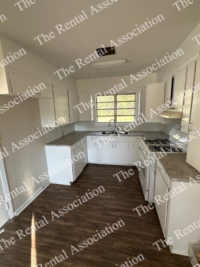 Building Photo - 316 Wallace Dean Rd