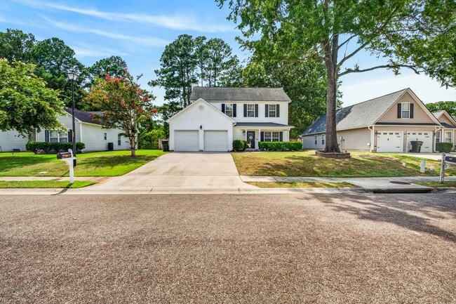 Building Photo - Spacious Living in the Heart of Quail Hill