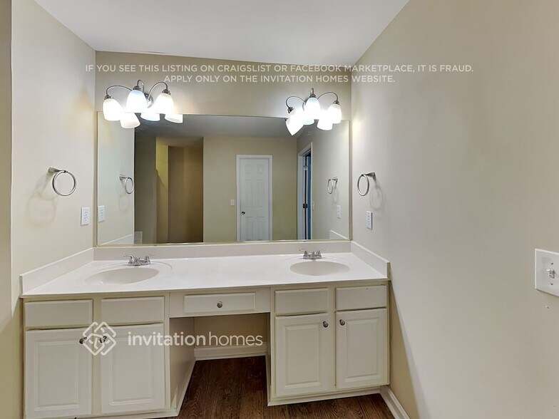 Building Photo - 3283 Fruitwood Ln