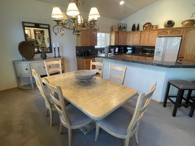 Building Photo - Low Elevation Home